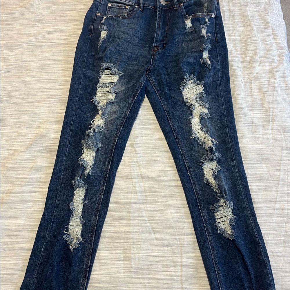 Almost Famous Ladies jeans size 7.